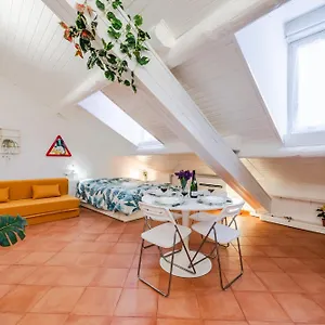 Appartement The White Jungle - San Babila Attic, Milan